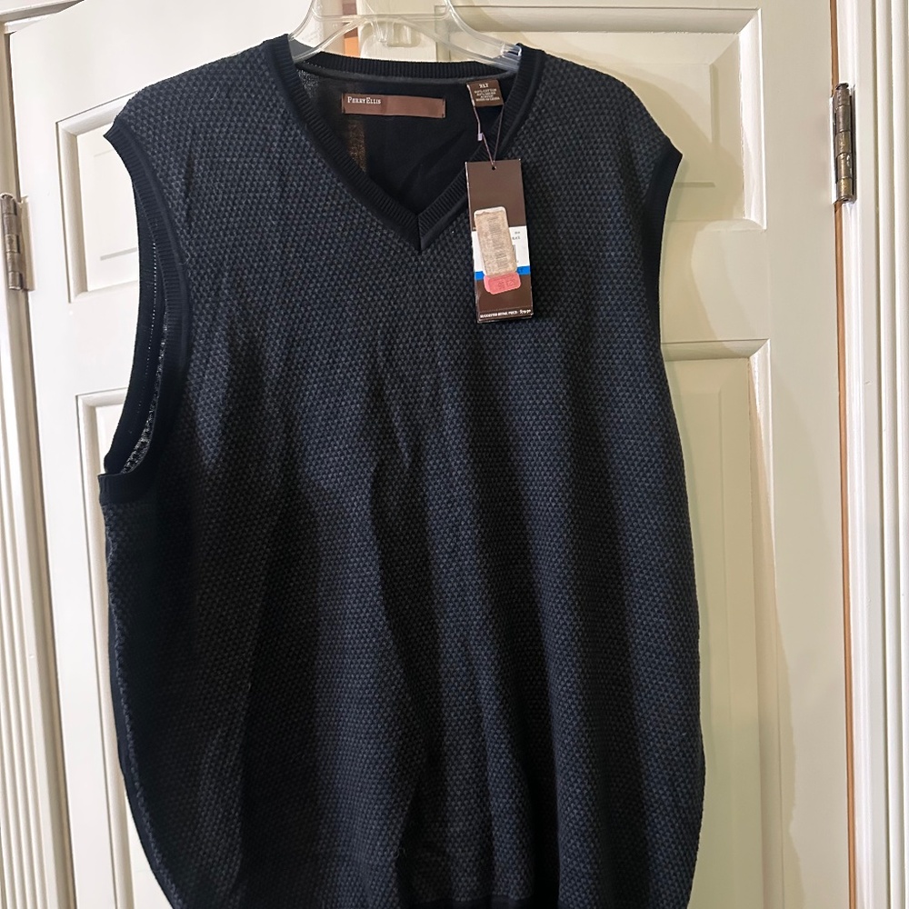 Perry Ellis || Black & Dark Gray Ribbed Diamond Patterned Vest || NWT|| Size XLT